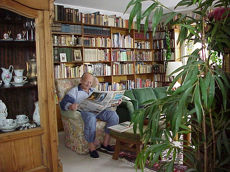 Dr. Hans Zesewitz