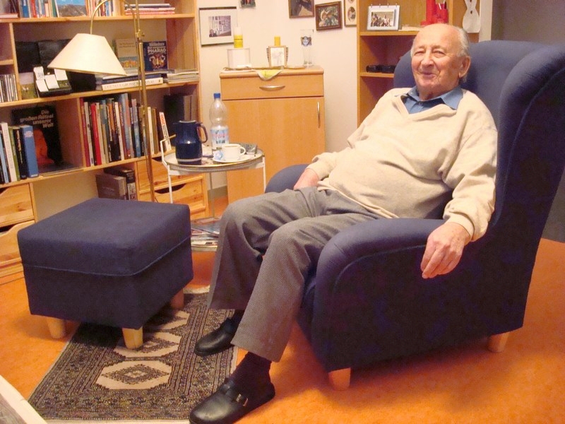Dr. Hans Zesewitz